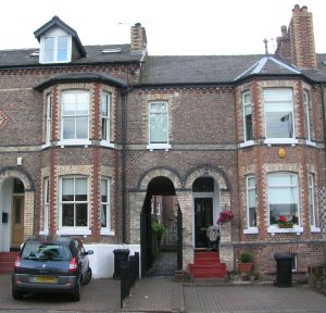 Typical 'ginnel' in Victorian terrace