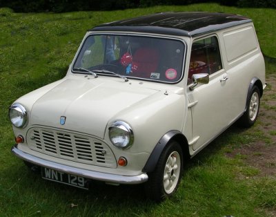 Photo of  a  mini van taken at a show in 2007