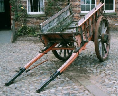 Farmers tip cart