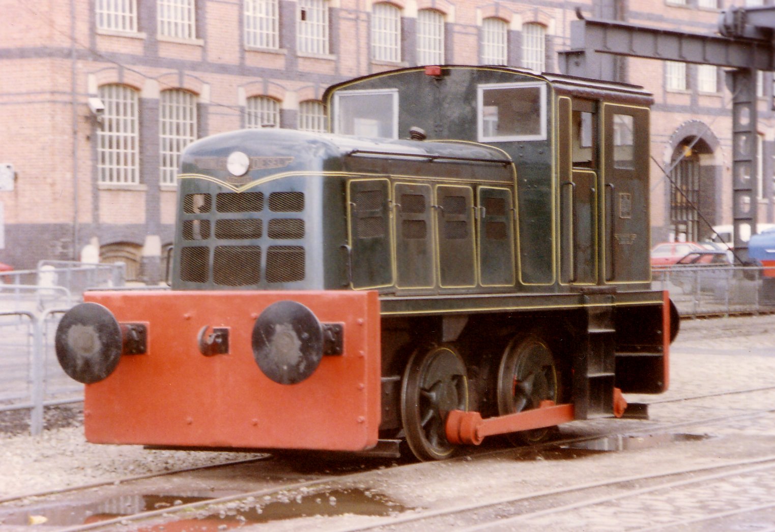 Small industrial shunter