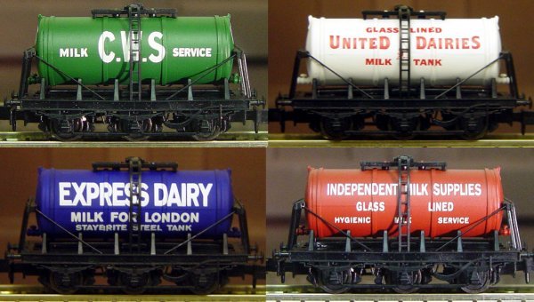 Photo of models courtesy and copyright Dapol