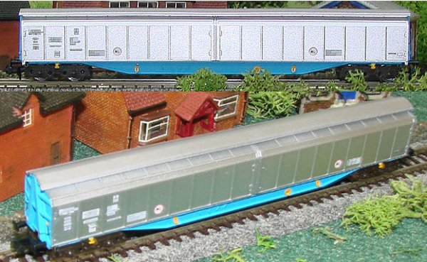 Photo of model courtesy and copyright Dapol