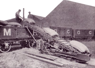 Photo of a Portable conveyor used in a goods yard